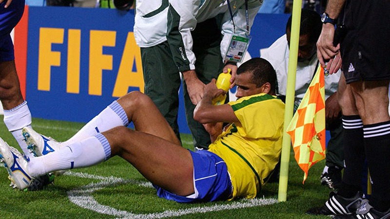 Hình ảnh Rivaldo tại World Cup 2002 luôn là một trong những pha ăn vạ nổi tiếng